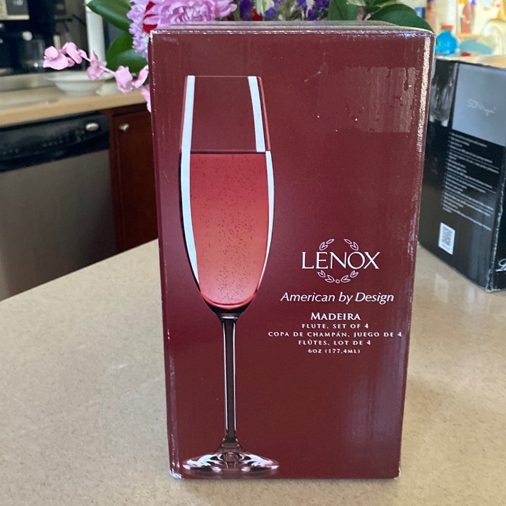 NIB champagne Glasses